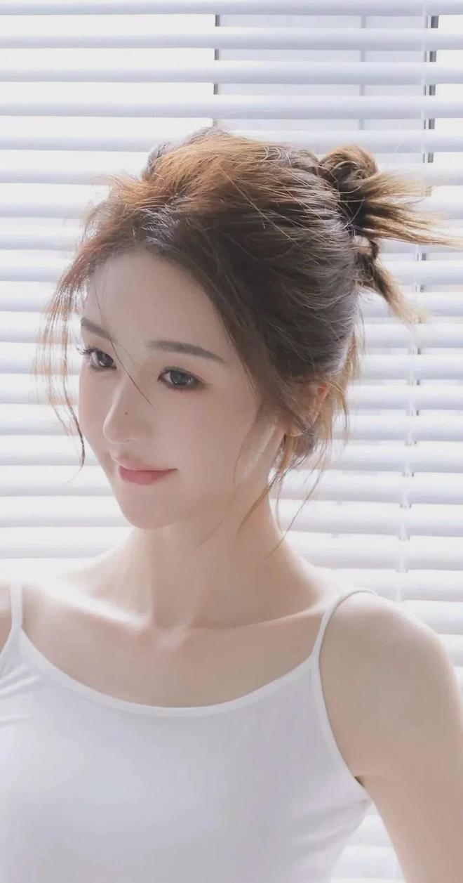 装睡的妈妈成全儿子尊龙凯时新版APP(图1)